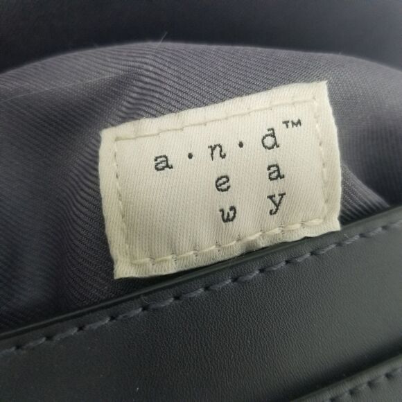 A NEW DAY DARK GRAY CROSSBODY BAG - Picture 2 of 11